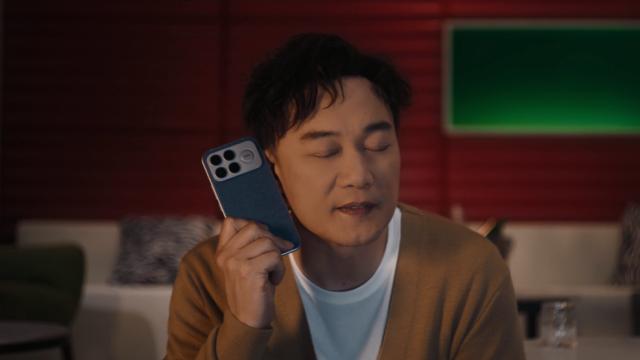 红米TVC请陈奕迅重唱《K歌之王》，这记情怀杀真的挡不住