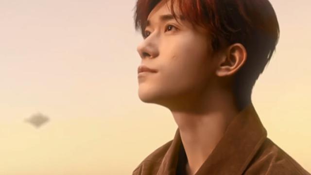 天猫x易烊千玺新广告，有种淡淡的幽默抽象感