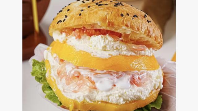 塔斯汀出固体杨枝甘露汉堡了？网友：坏了这次是真想尝尝