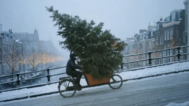 麦当劳这支圣诞广告，有点反套路